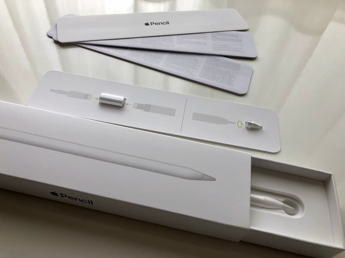 Apple Pencil 第一世代の外箱と本体