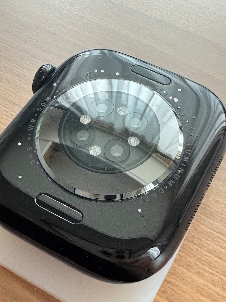アップルウォッチ背面の剥がれ