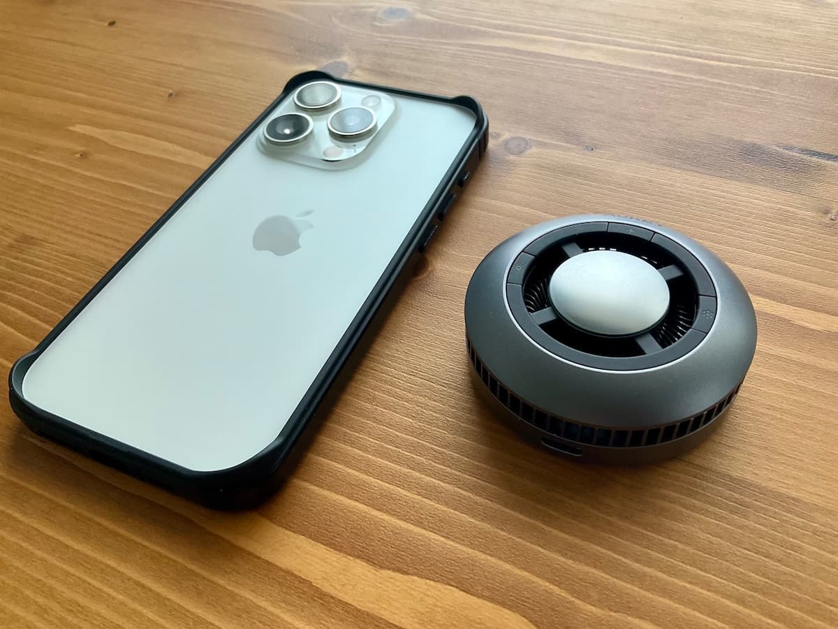 iPhone 15ProとAUKEY MagFusion GameFrost