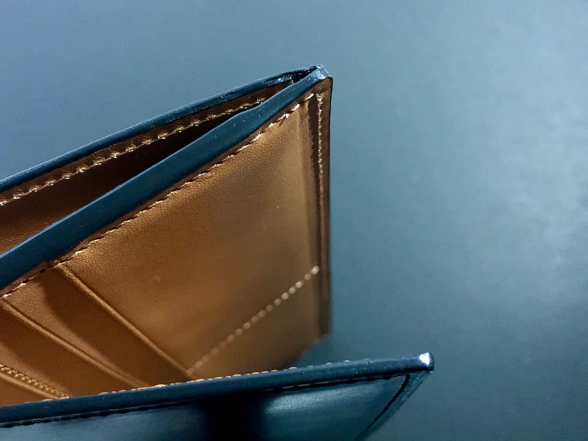 crafsto(クラフスト)のブライドルレザー革財布のステッチ