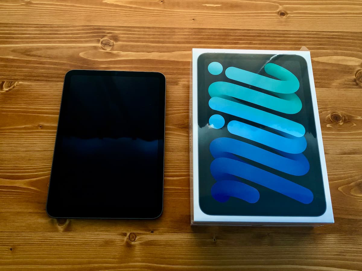 iPad mini6本体と外箱
