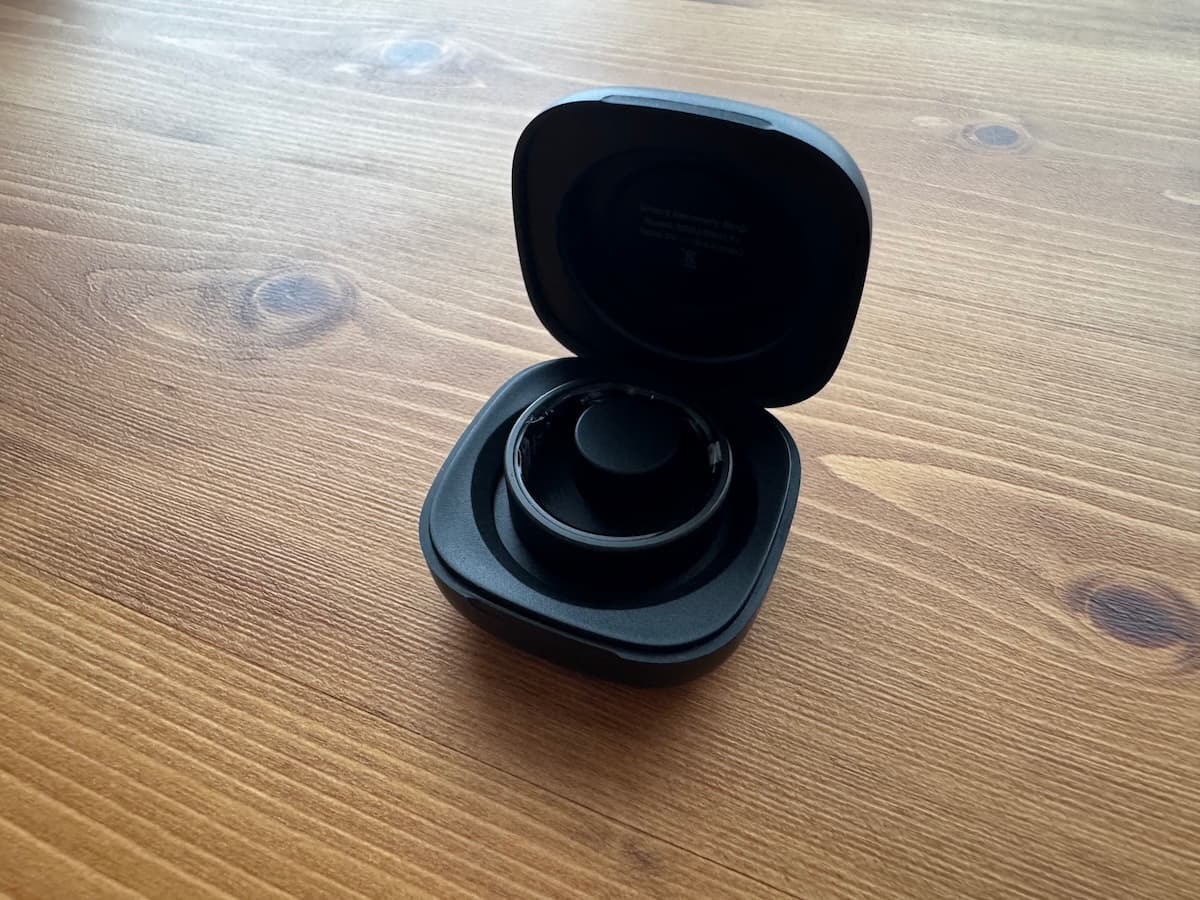 issin「smart recovery ring」の充電ケース