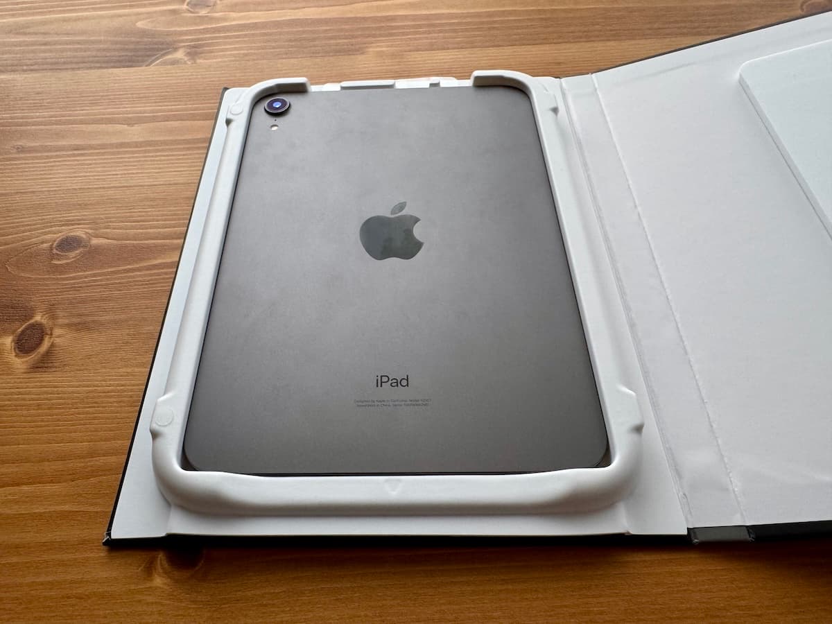 フィルムを貼り付けた後のiPad mini