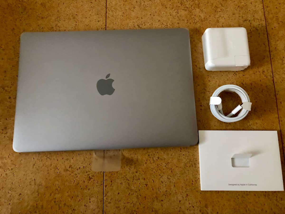 【MacBook Pro】13インチ(2018)の同封品
