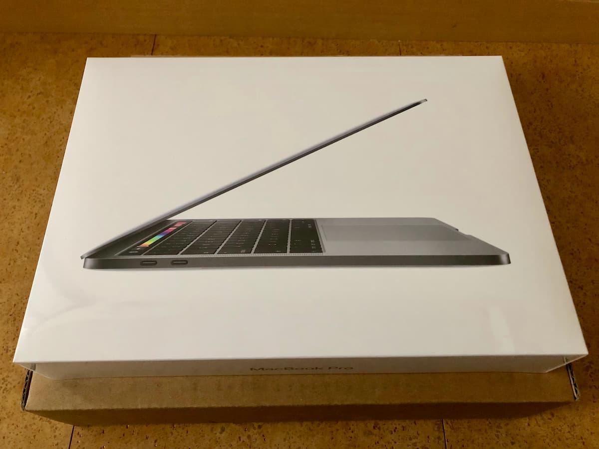 【MacBook Pro】13インチ(2018)のパッケージ