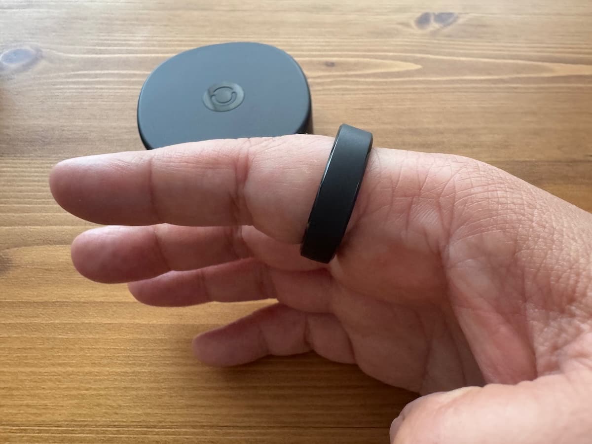RingConn Gen 3を指にはめた様子
