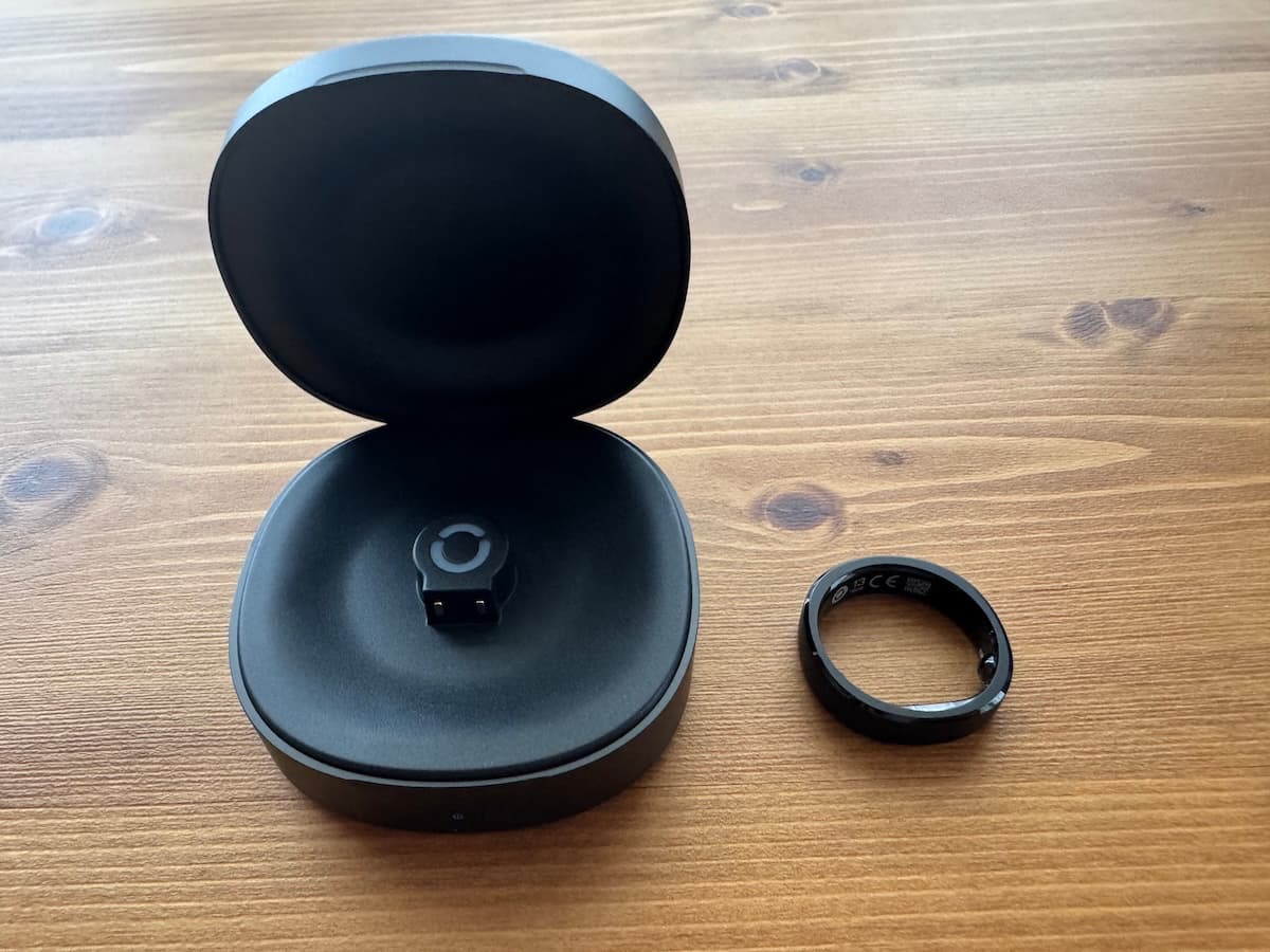 RingConn Gen 3の充電ケースとリング本体