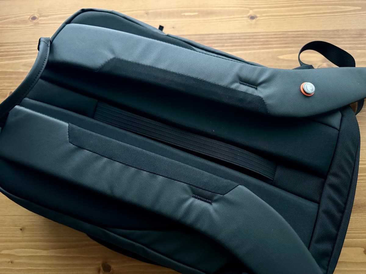 Seon Transporter 15の背面