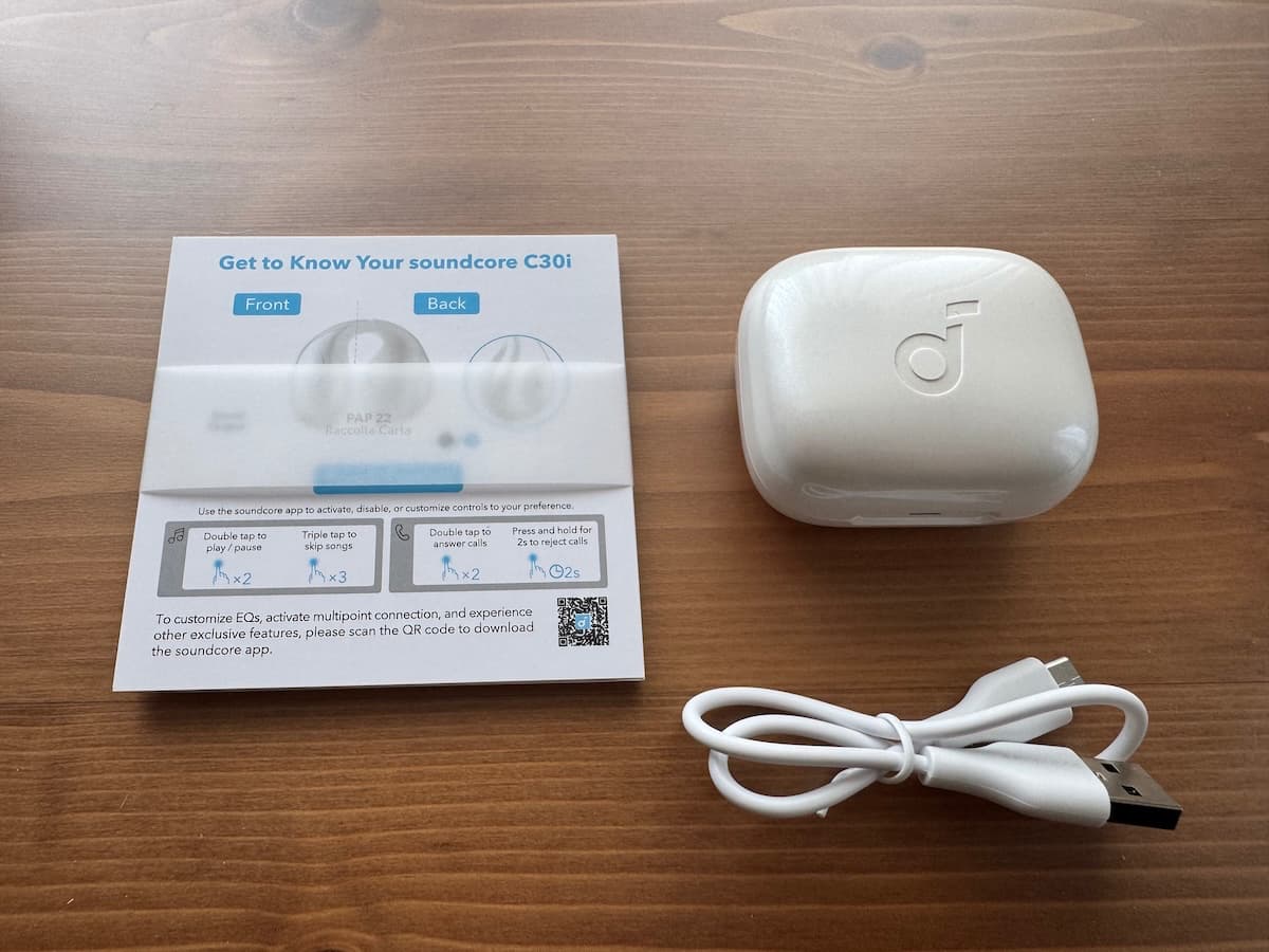 Anker Soundcore C30iの本体と同封品